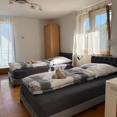 Team At Obergeschossapartment Mit Balkon Appartamento