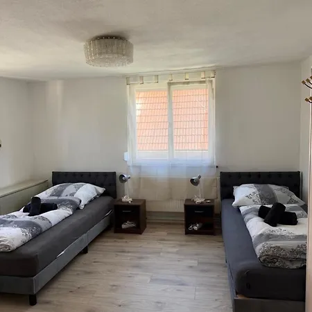 Appartamento Team At Obergeschossapartment Mit Balkon
