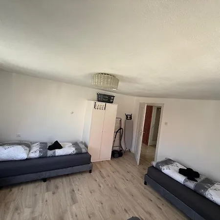 Apartament Team At Obergeschossapartment Mit Balkon *